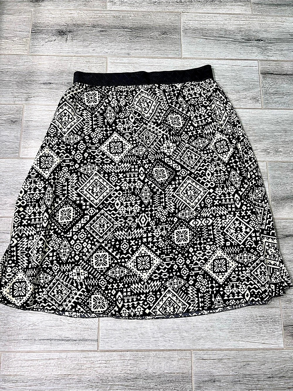 Geometric Flowy A-Line Skirt in Black & Cream 2XL